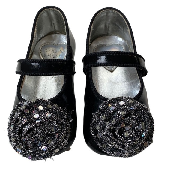 Stuart Weitzman Black Faux Patent Leather Circus Sequin  Flower Baby Shoes sz 4 - Picture 1 of 7
